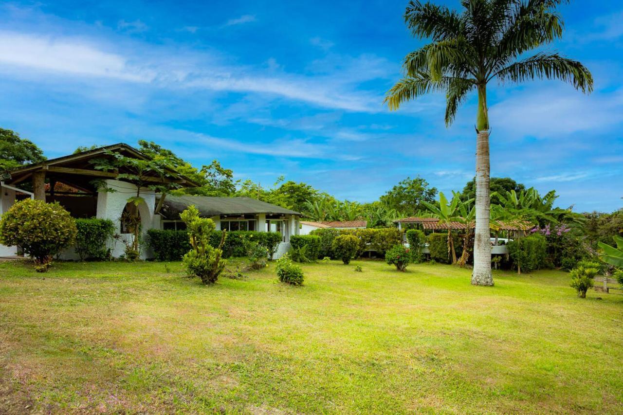 Enchanted Galapagos Lodge Puerto Ayora  Kültér fotó